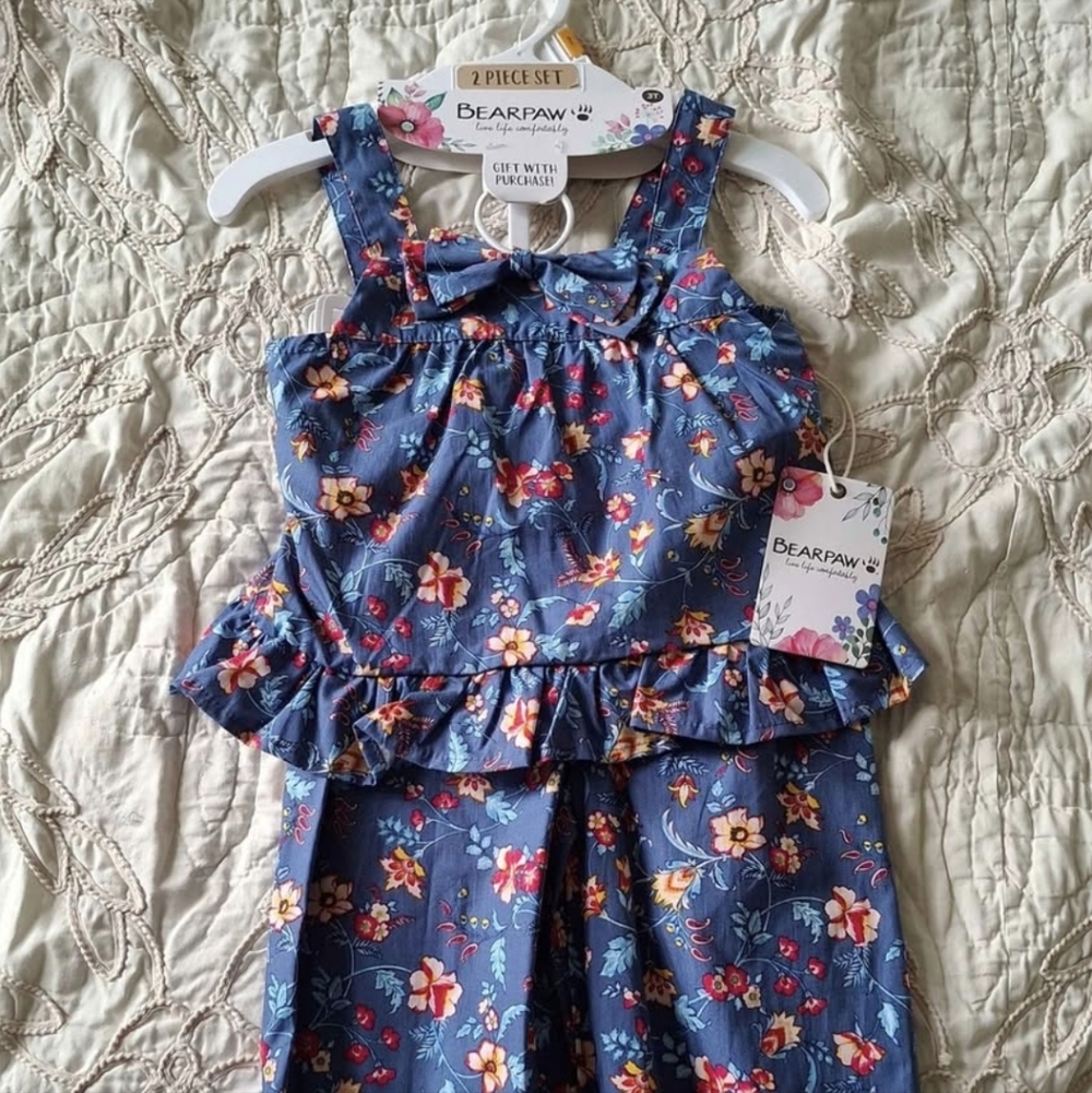 BearPaw Blue Floral Ruffle Tank & Bow Set